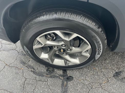 Used 2025 Chevrolet Trax LT image 23