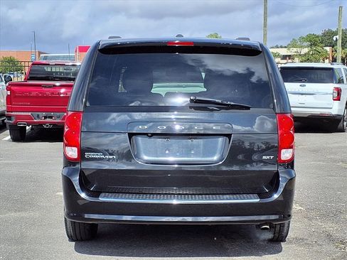 Used 2020 Dodge Grand Caravan SXT image 6