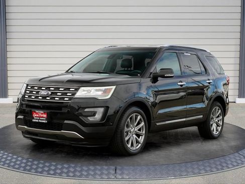 Used 2017 Ford Explorer Limited w/ Equipment Group 303A AWD/4WD image 3