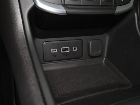Used 2024 GMC Terrain SLE AWD/4WD image 31