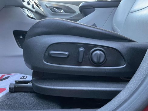 Used 2021 GMC Terrain SLT image 11