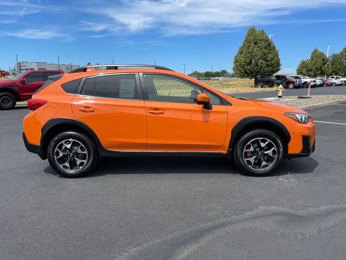 Used 2019 Subaru Crosstrek 2.0i Premium w/ Eyesight System AWD/4WD image 2