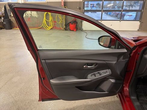 Certified 2021 Nissan Sentra SV image 17