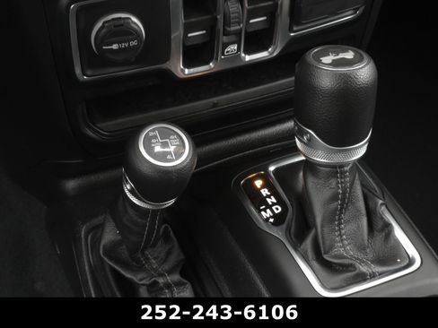 Used 2024 Jeep Wrangler Unlimited w/ Convenience Group AWD/4WD image 13