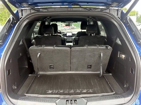 Used 2020 Ford Explorer XLT w/ Equipment Group 202A RWD image 11