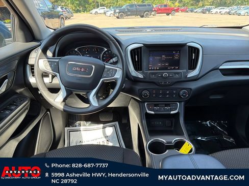 Used 2024 GMC Terrain SLE FWD image 31