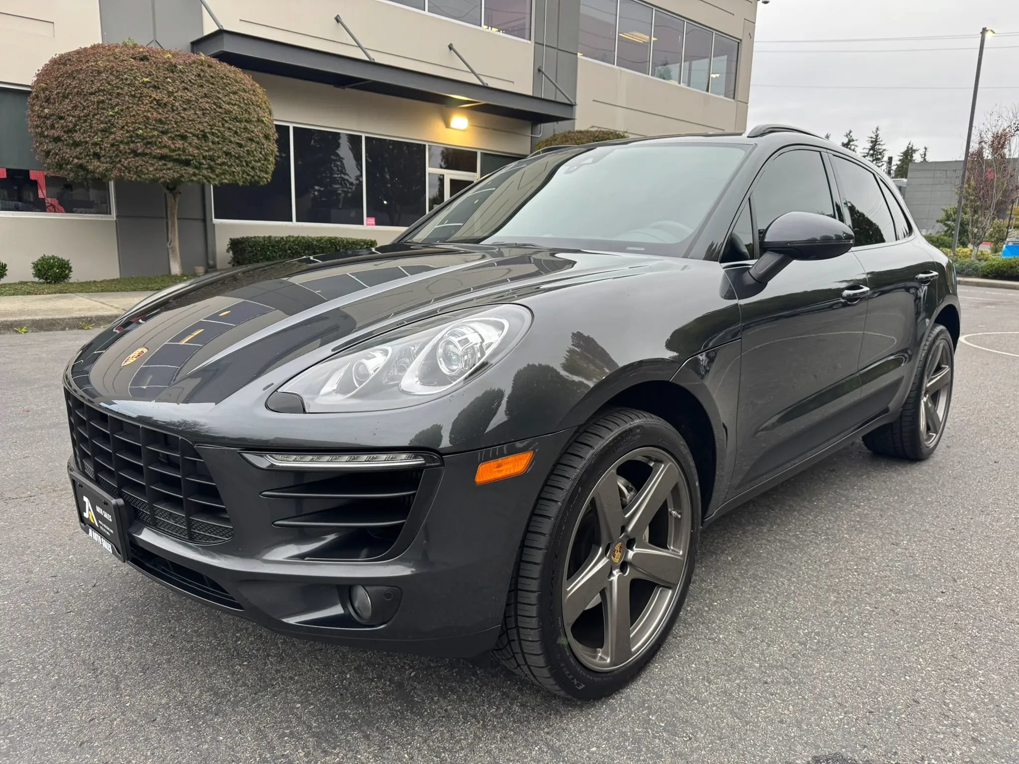 Used 2018 Porsche Macan S AWD/4WD image 4