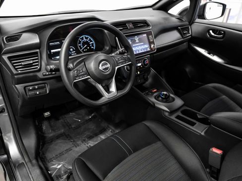 Used 2023 Nissan Leaf S image 3