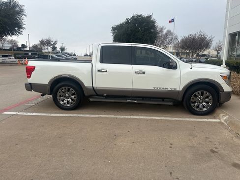 Certified 2019 Nissan Titan Platinum Reserve w/ Platinum Utility Package image 6