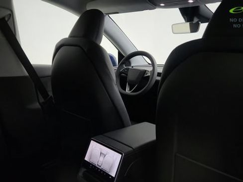Used 2026 Tesla Model Y 2WD image 54