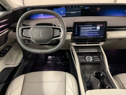 New 2026 Lincoln Nautilus Premier image 8