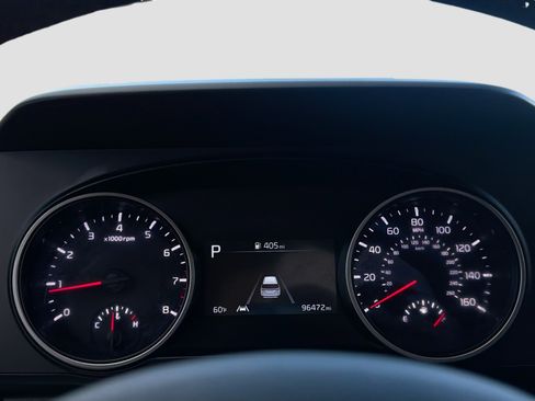 Used 2023 Kia Carnival LX image 39