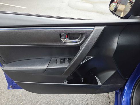 Used 2018 Toyota Corolla XSE FWD image 13
