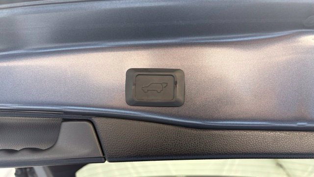 Used 2025 Toyota RAV4 XLE w/ Convenience Package AWD/4WD image 6