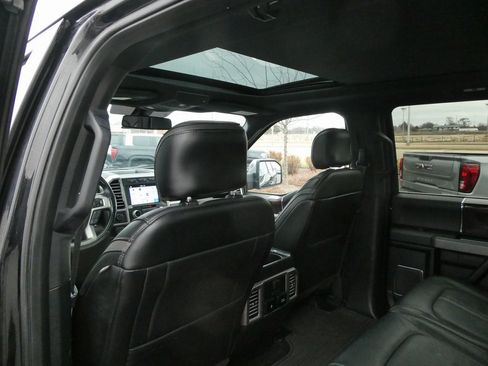 Used 2017 Ford F150 Platinum w/ Equipment Group 701A Luxury image 42