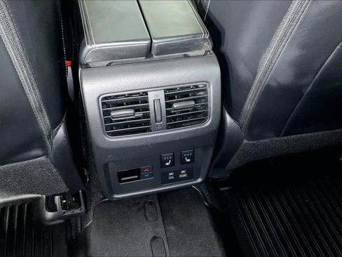 Used 2023 Nissan Rogue Platinum w/ Platinum Premium Package image 34