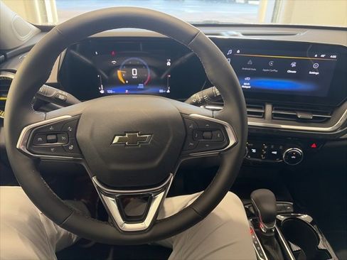 New 2026 Chevrolet Trax ACTIV w/ Sunroof Package image 14