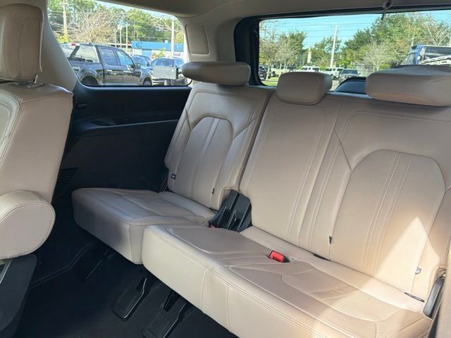 Used 2024 Ford Expedition Limited RWD image 15