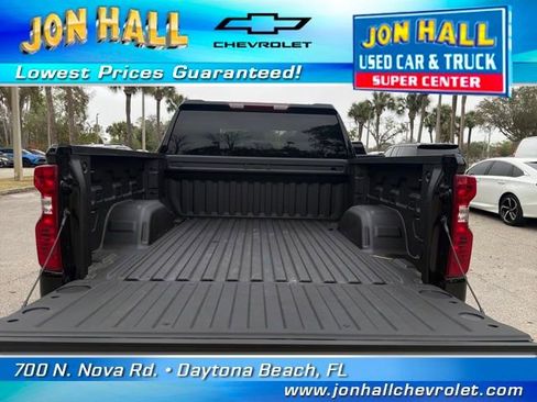 Used 2025 Chevrolet Silverado 1500 Custom image 13