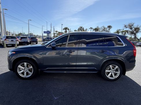Certified 2022 Volvo XC90 T5 Momentum image 6