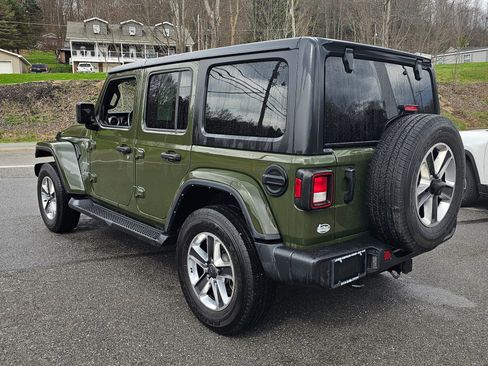 Used 2021 Jeep Wrangler Unlimited Sahara w/ Uconnect 4C Nav & Sound Group image 13