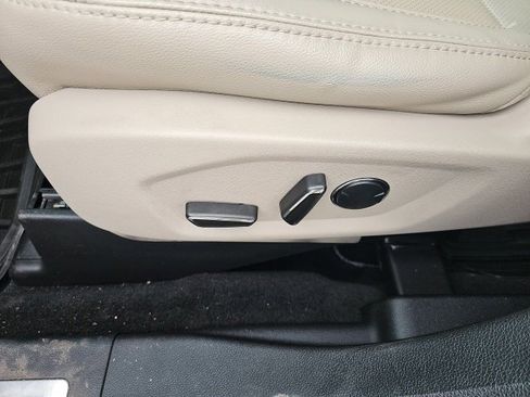 Used 2018 Ford Explorer Limited image 19