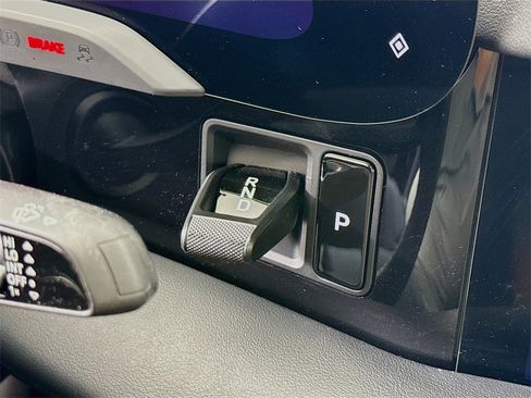 Used 2022 Porsche Taycan image 20