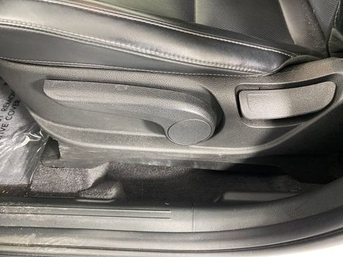 Used 2024 Kia Telluride LX image 11