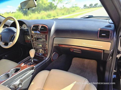 Used 2005 Ford Thunderbird Deluxe 2dr Convertible image 16