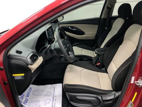 Used 2020 Hyundai Elantra GT FWD image 19