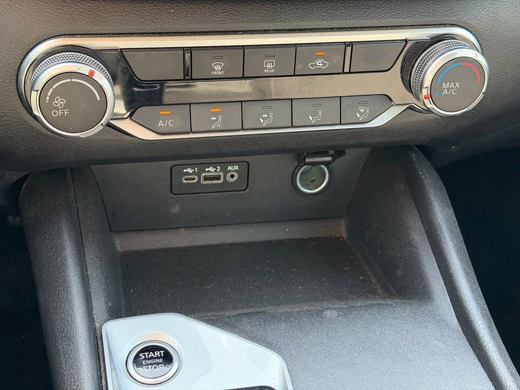 Used 2025 Nissan Altima 2.5 SV FWD image 16