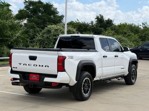 Used 2024 Toyota Tacoma TRD Off-Road w/ TRD Off Road Upgrade Package AWD/4WD image 4
