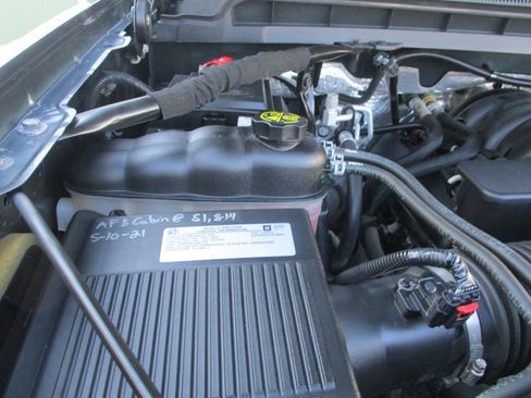 Used 2018 Chevrolet Silverado 1500 LT image 29