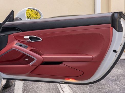 Used 2015 Porsche 911 Carrera 4S image 24