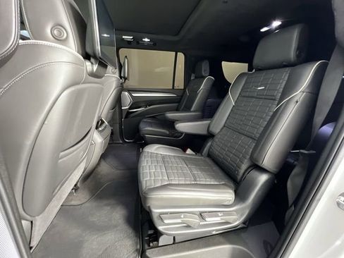 Used 2025 Cadillac Escalade ESV Sport Platinum image 26