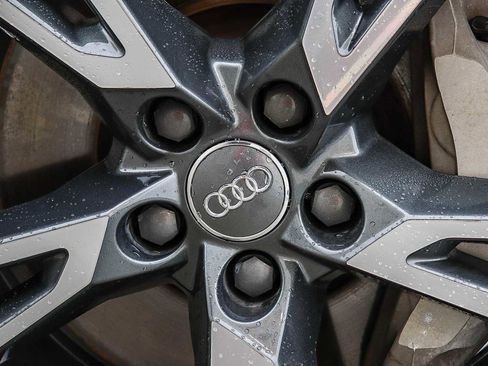 Used 2020 Audi Q5 e Premium Plus w/ Premium Plus Package image 15