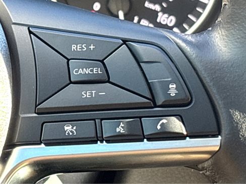 Used 2024 Nissan Sentra SV w/ SV Premium Package image 18