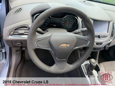 Used 2018 Chevrolet Cruze LS FWD image 18