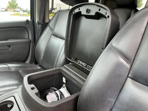 Used 2014 Chevrolet Suburban LTZ AWD/4WD image 34