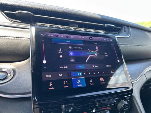 Used 2025 Jeep Grand Cherokee L Limited image 21