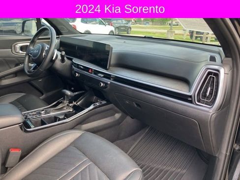 Used 2024 Kia Sorento SX Prestige image 12