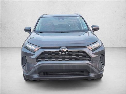 Used 2021 Toyota RAV4 LE FWD image 2