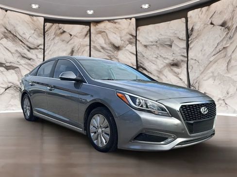Used 2017 Hyundai Sonata SE image 3