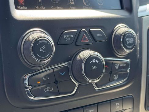 Used 2015 RAM 2500 SLT w/ Luxury Group AWD/4WD image 5