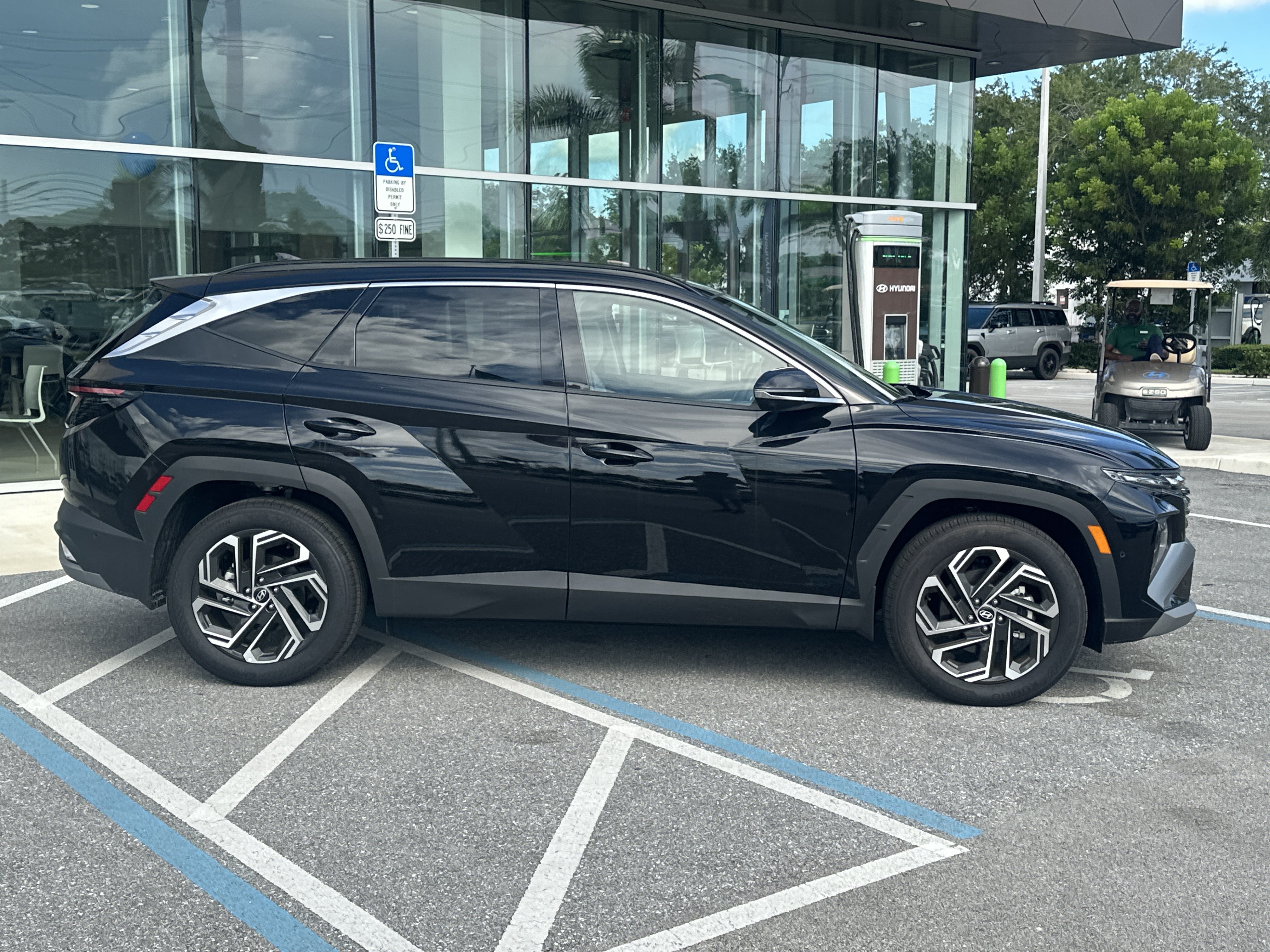 New 2026 Hyundai Tucson Limited FWD image 5