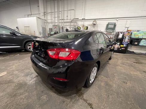 Used 2017 Chevrolet Cruze LS image 4