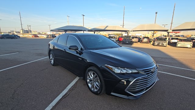 Used 2021 Toyota Avalon XLE FWD image 3