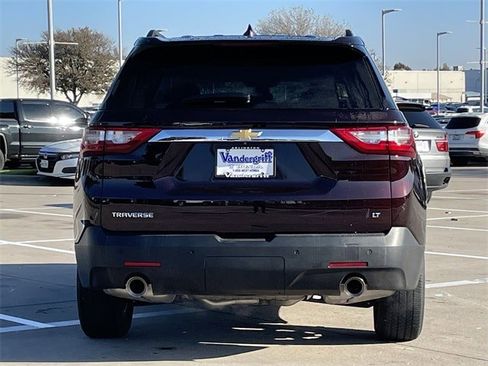 Used 2021 Chevrolet Traverse LT image 5