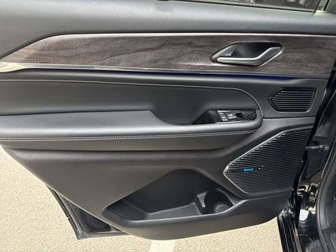 Used 2021 Jeep Grand Cherokee L Overland w/ Luxury Tech Group IV image 54