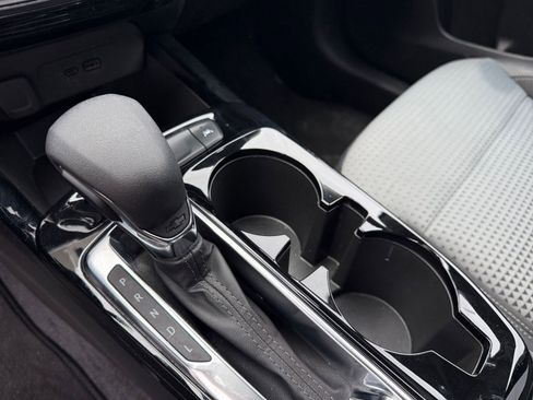 Used 2025 Chevrolet Trax LT image 40